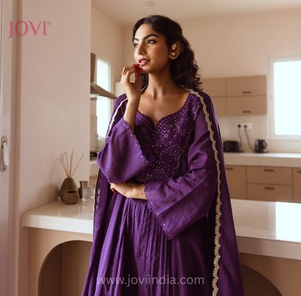 Find the Best Women’s Indian Ethnic Wear Online in Dubai UAE - JOVI India