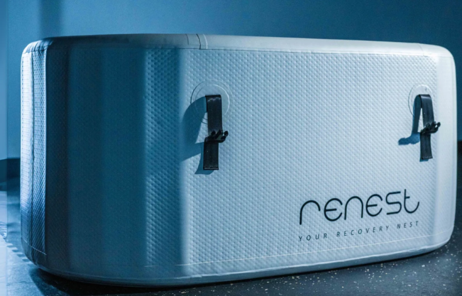 A water chiller pulls warm water from your tub, cools it down to your set temperature (often between 3°C to 10°C), then pumps it back in. This keeps your bath cold and consistent for hours.