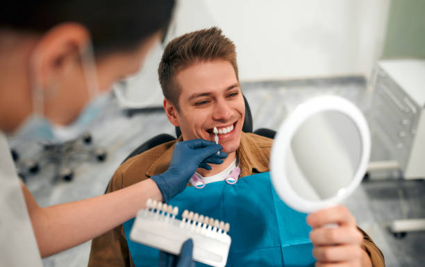 Wondering what happens during an emergency dental visit? Learn how dentists assess, relieve pain, and treat urgent issues quickly and effectively.